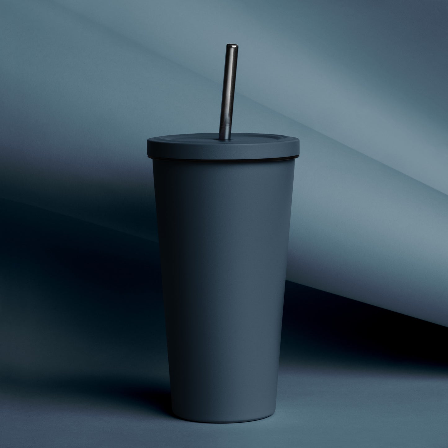 Insulated tumbler with a straw